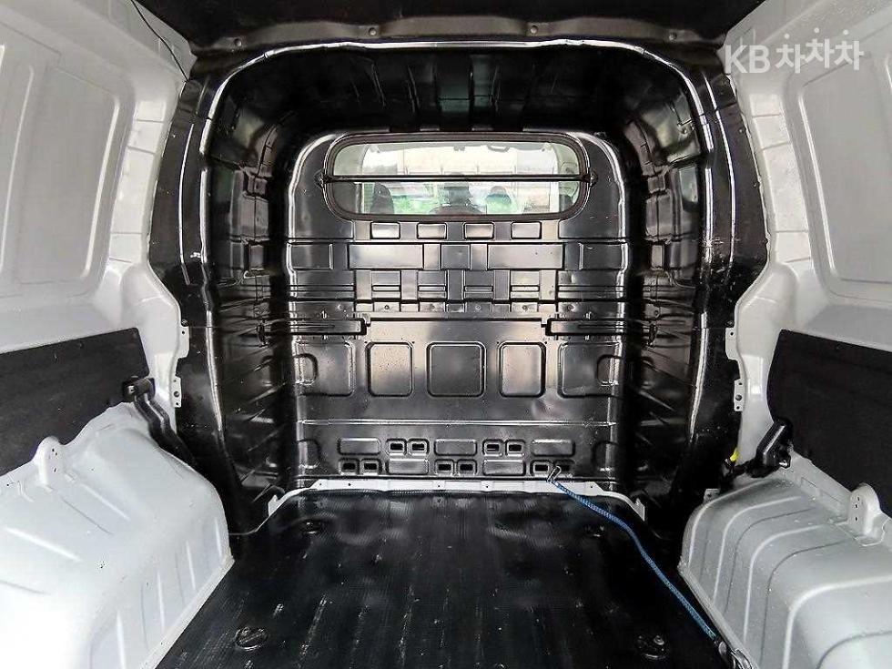 Hyundai Staria — miniaturë 16