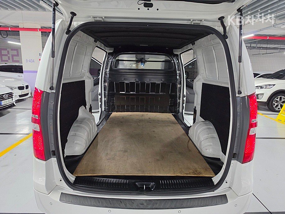 Hyundai Starex — miniaturë 8