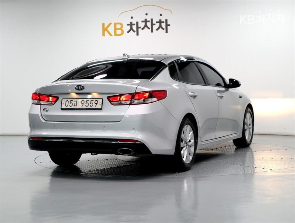 Kia K5 — miniaturë 3