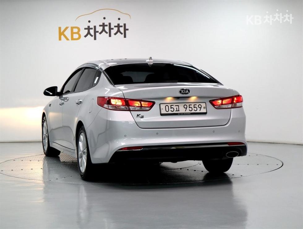 Kia K5 — miniaturë 4