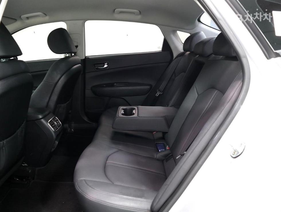 Kia K5 — miniaturë 9
