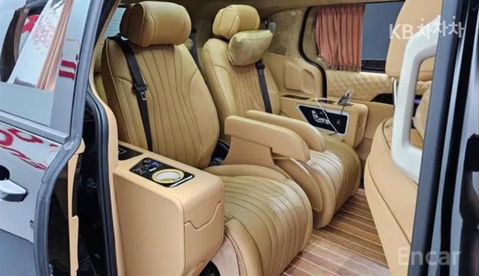 Kia Carnival — miniaturë 17