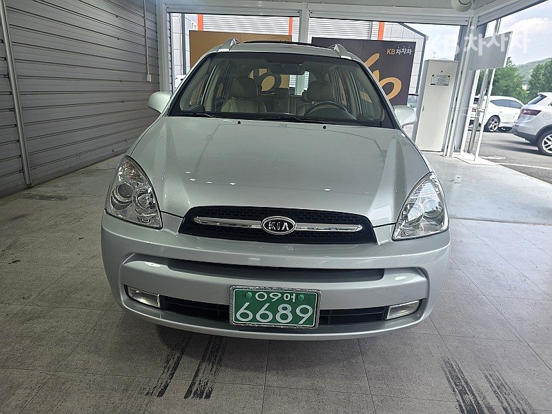 Kia Carens — miniaturë 3