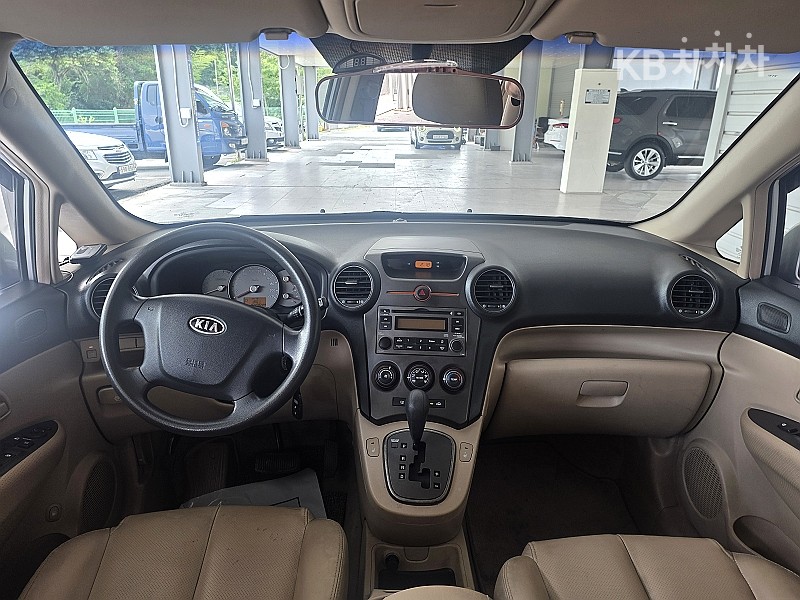 Kia Carens — miniaturë 7
