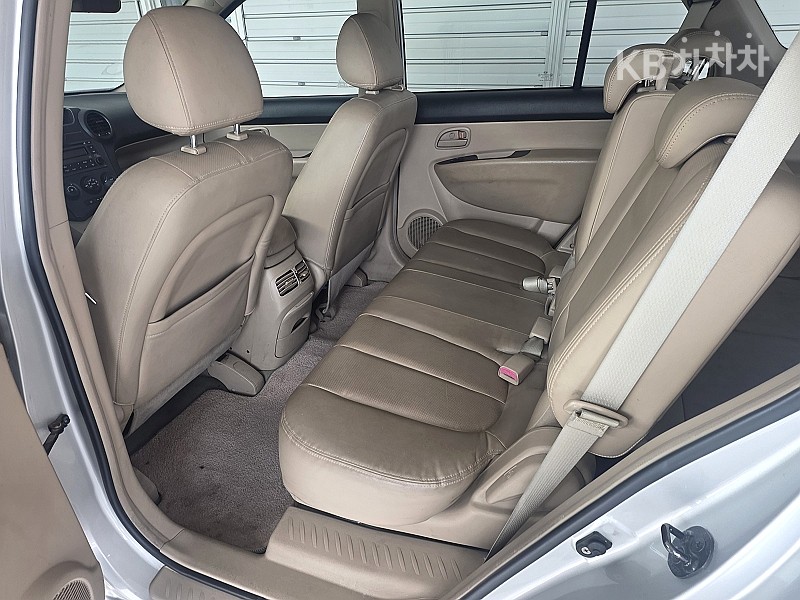 Kia Carens — miniaturë 9