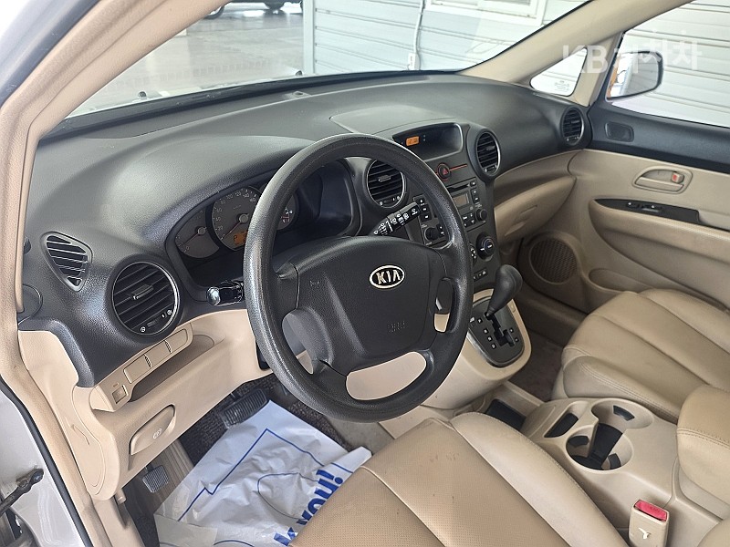 Kia Carens — miniaturë 13
