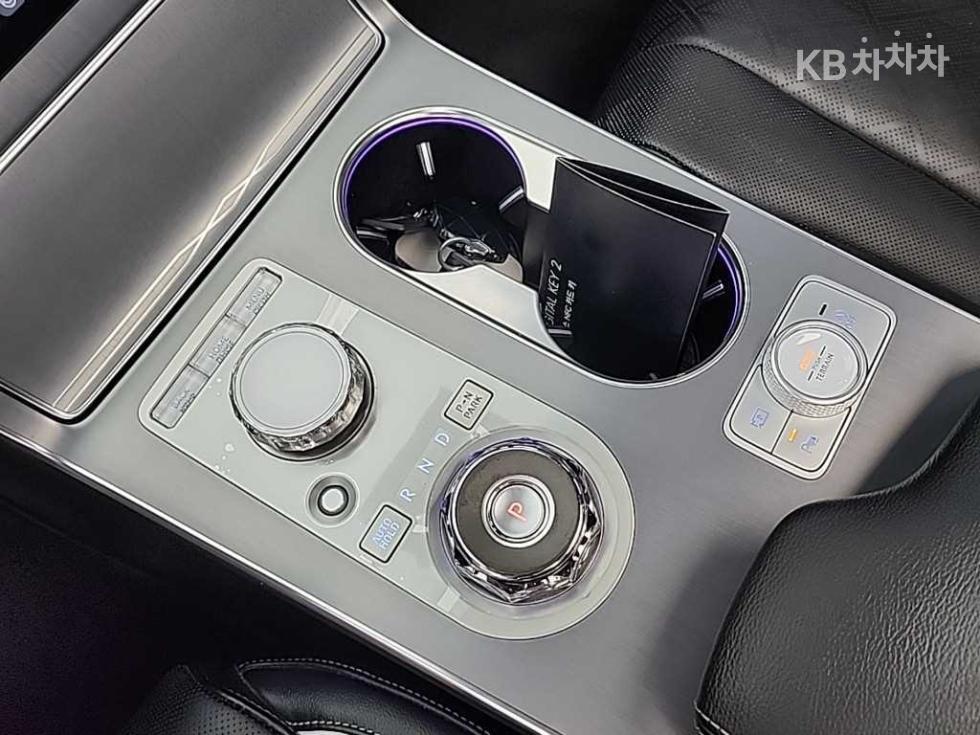 2024 Genesis GV80 photo