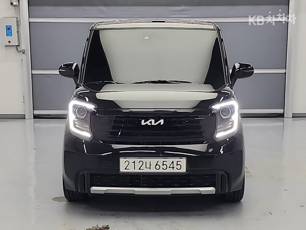 2023 Kia Used Car photo