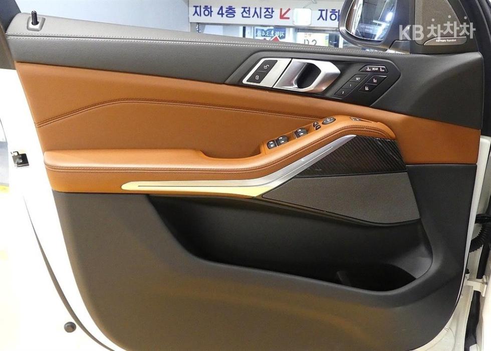 BMW X7 — miniaturë 11