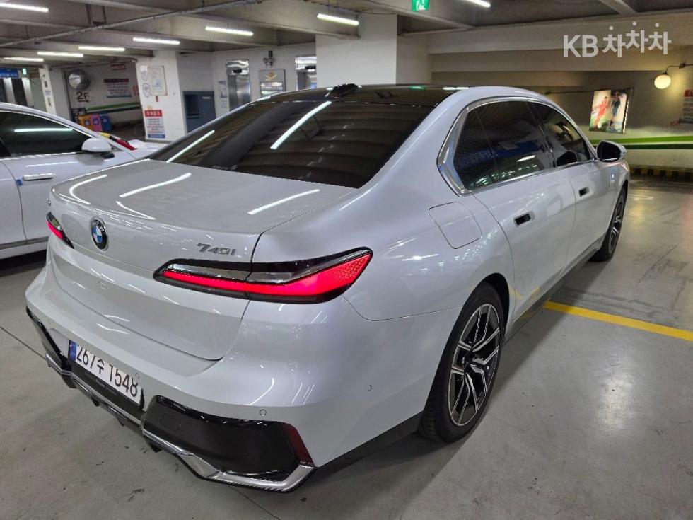 BMW 7er — miniaturë 4