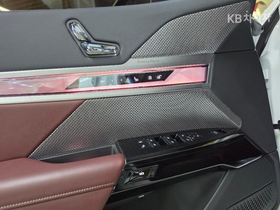 BMW 7er — miniaturë 10