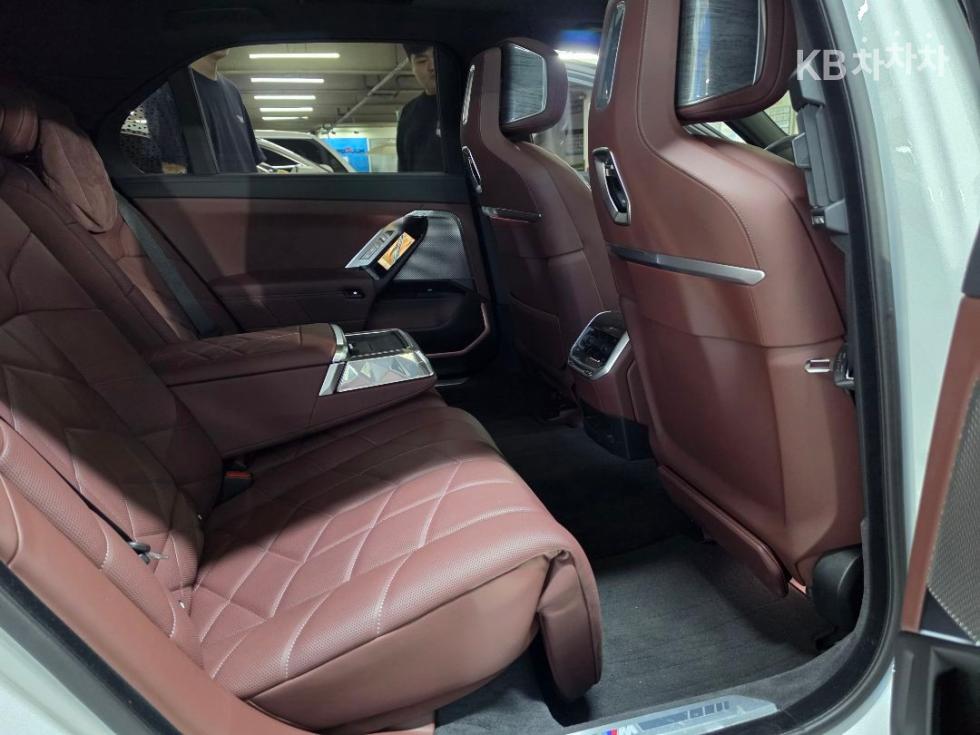 BMW 7er — miniaturë 19