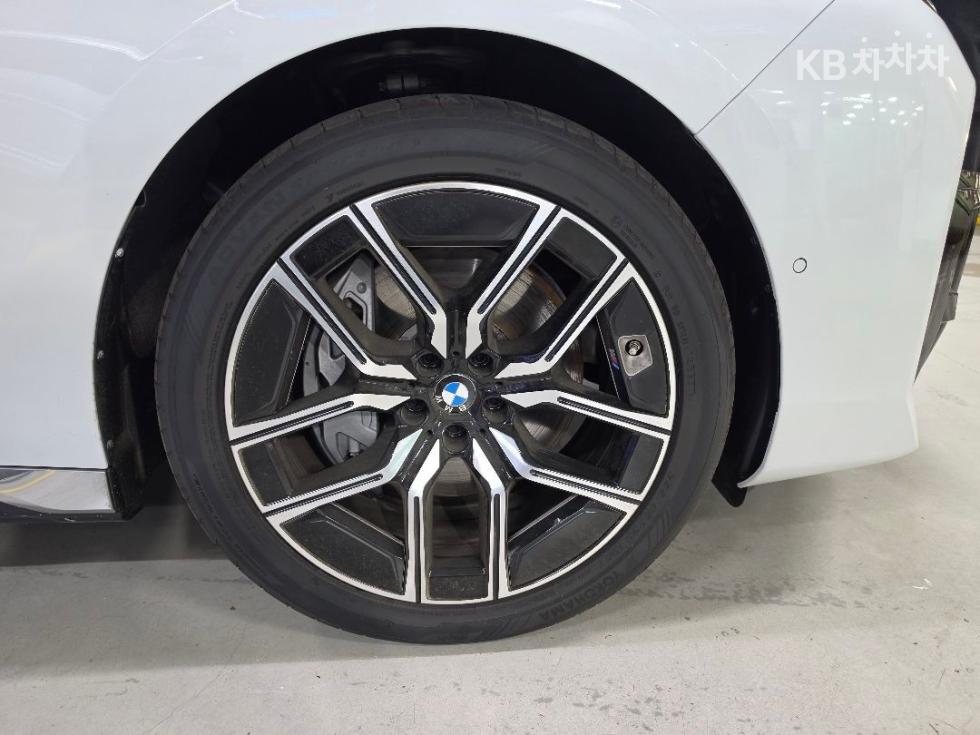 BMW 7er — miniaturë 25