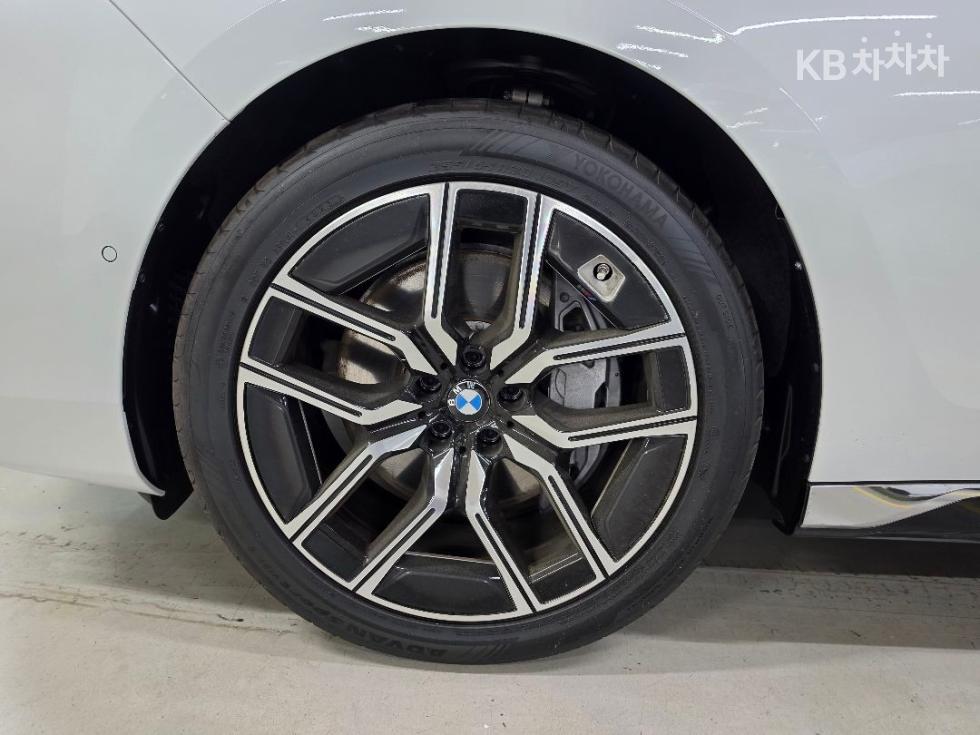 BMW 7er — miniaturë 28