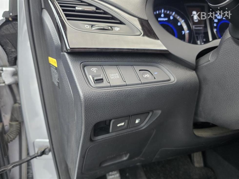 Hyundai Grandeur — miniaturë 12