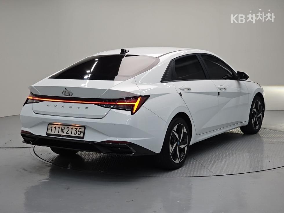 Hyundai Avante — miniaturë 4