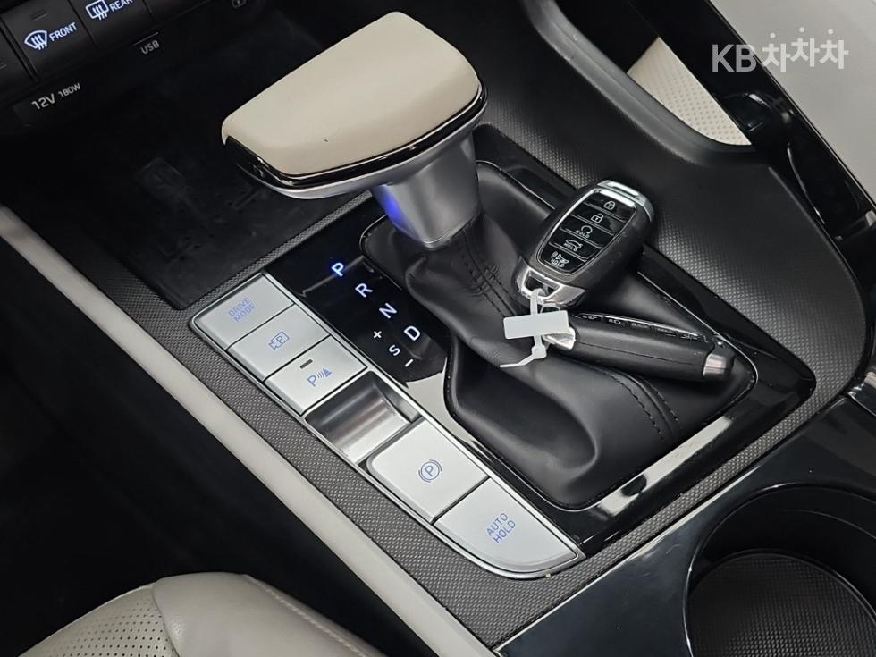 Hyundai Avante — miniaturë 8