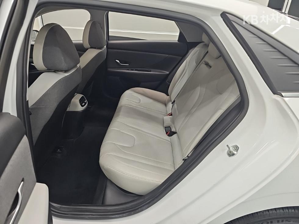 Hyundai Avante — miniaturë 12