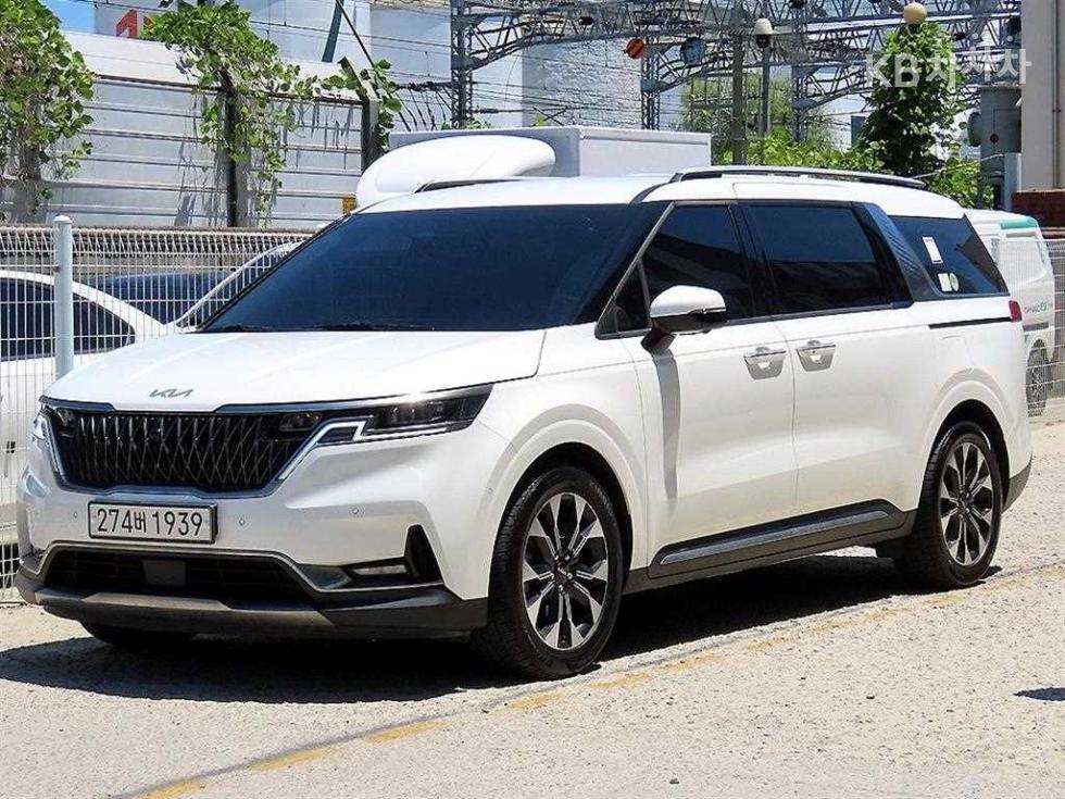 Kia Carnival — miniaturë 2