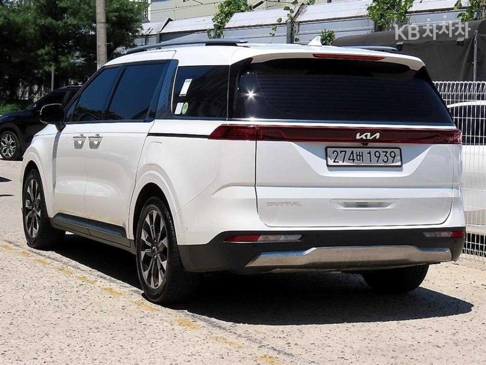 Kia Carnival — miniaturë 3
