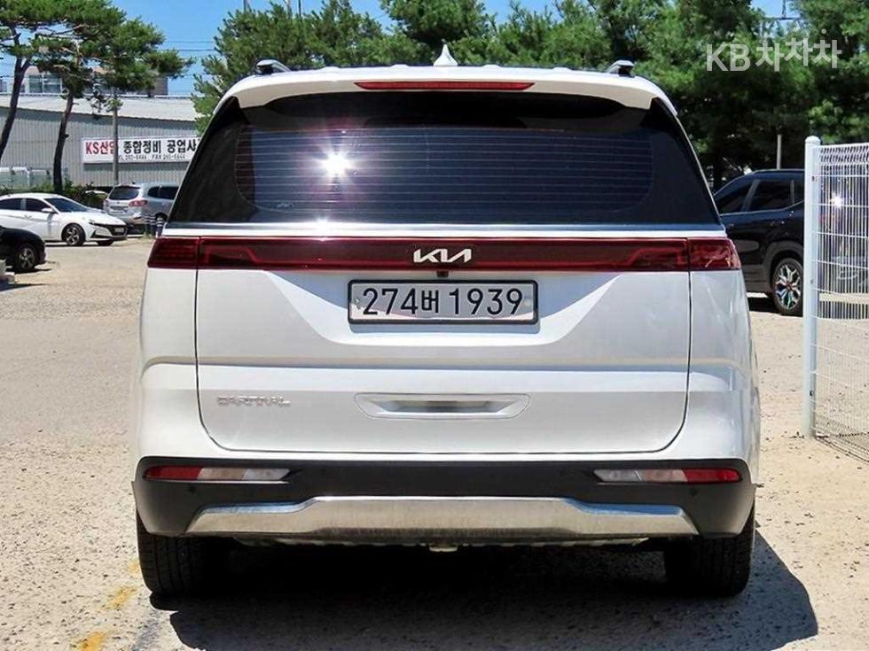 Kia Carnival — miniaturë 4