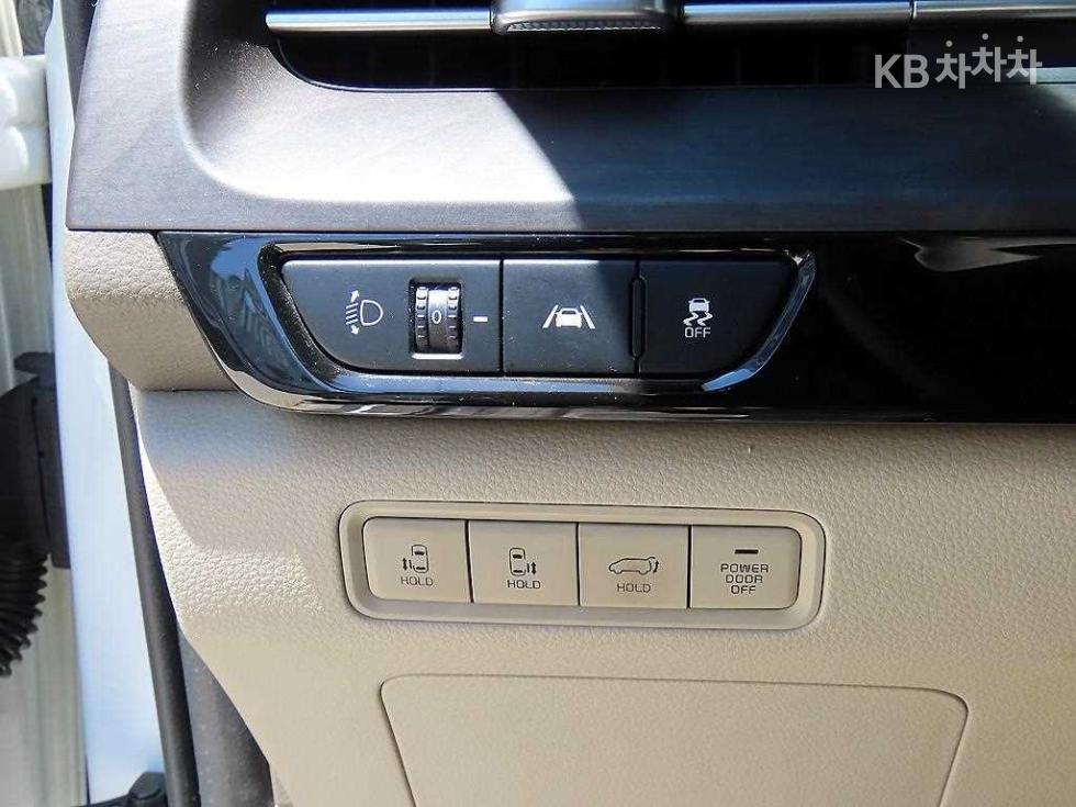 Kia Carnival — miniaturë 11
