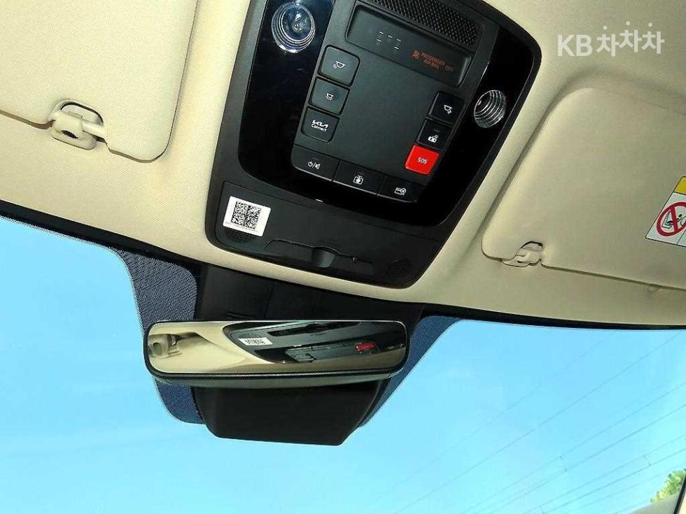 Kia Carnival — miniaturë 13