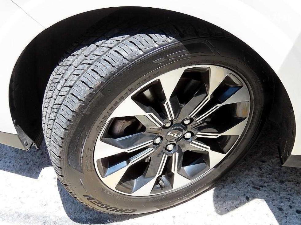 Kia Carnival — miniaturë 20