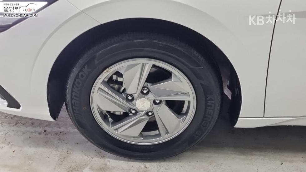 Hyundai Avante — miniaturë 6