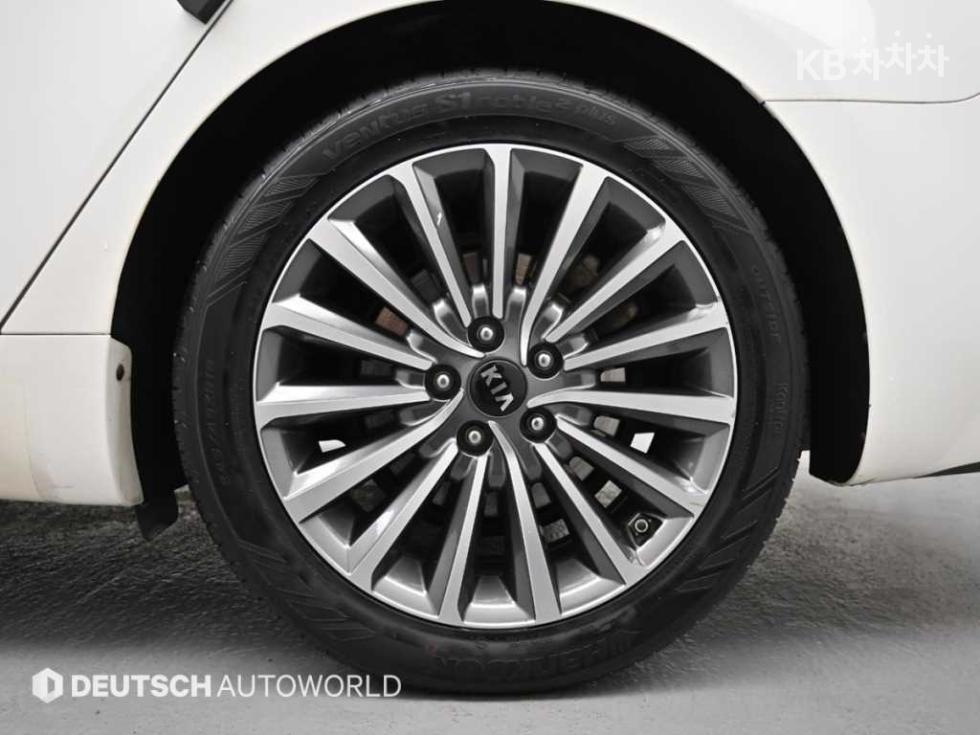 Kia K7 — miniaturë 5