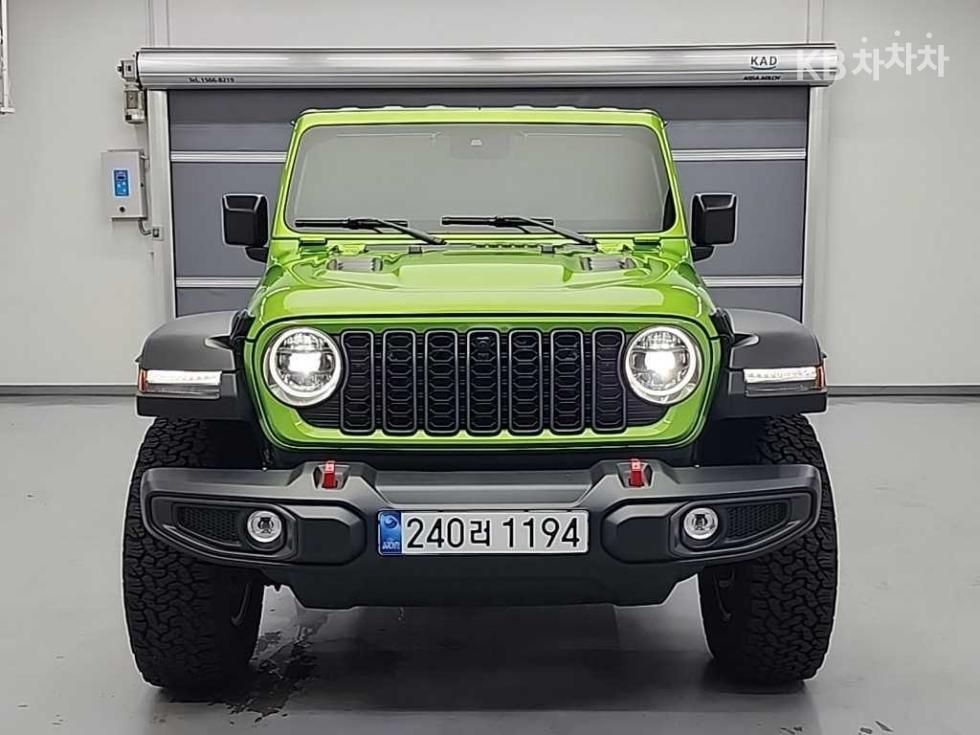 2025 Jeep (JL) photo