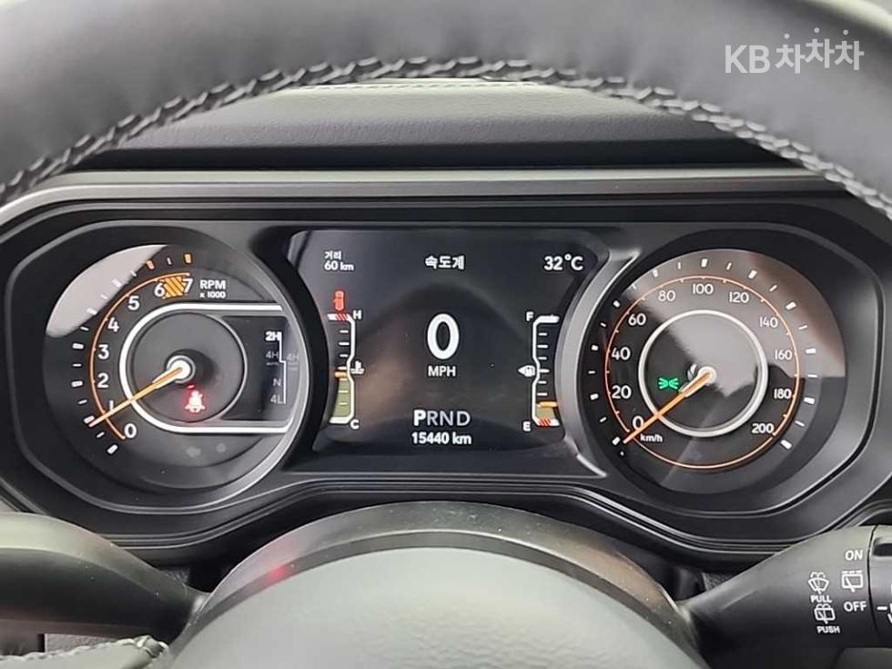 2025 Jeep (JL) photo