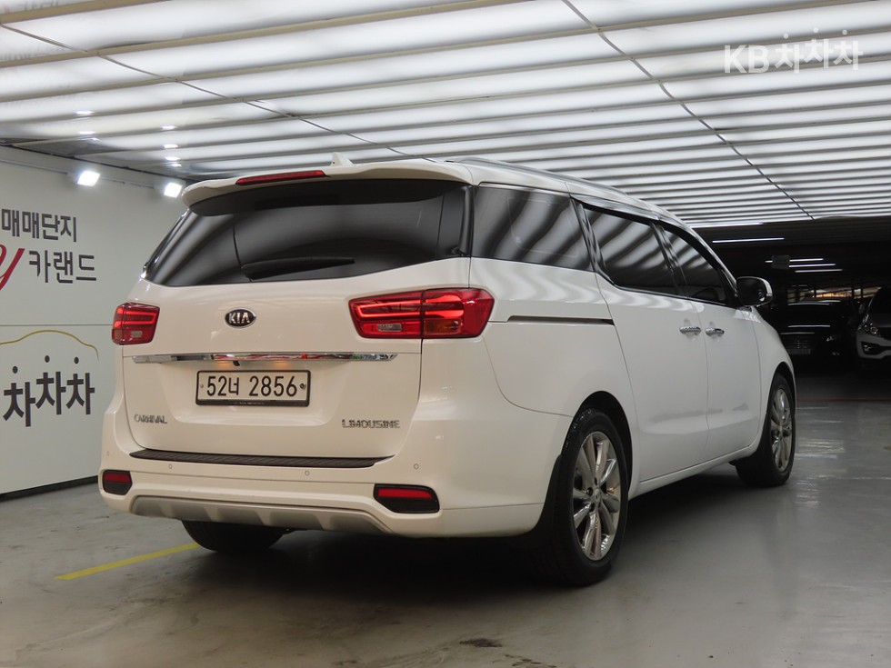 Kia Carnival — miniaturë 4