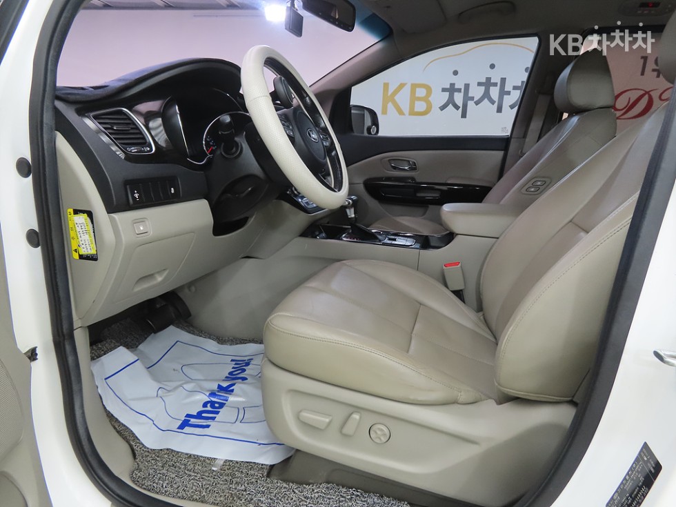 Kia Carnival — miniaturë 5