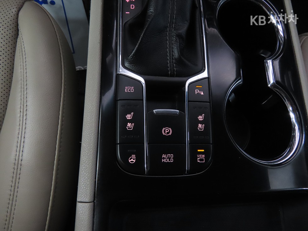 Kia Carnival — miniaturë 13