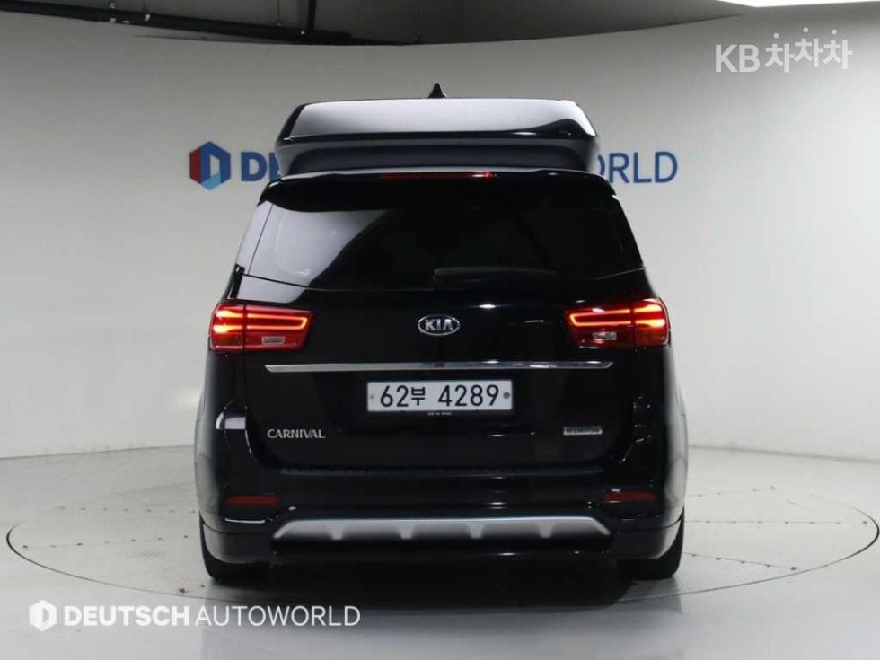 Kia Carnival — miniaturë 4