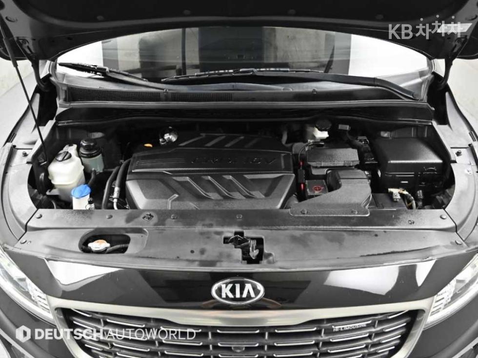 Kia Carnival — miniaturë 6
