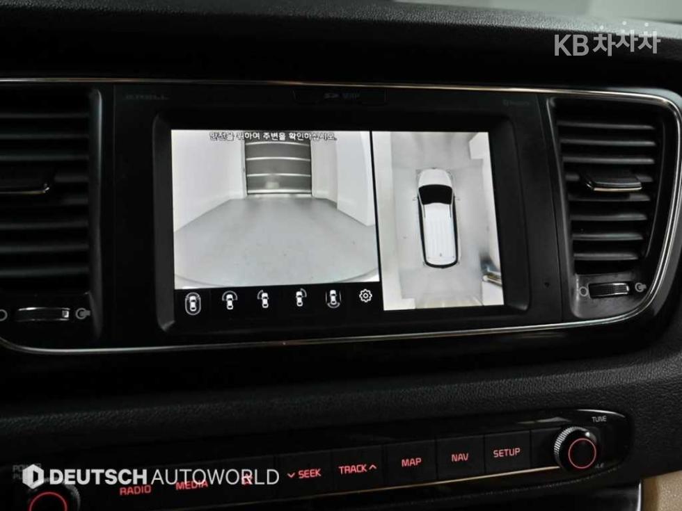 Kia Carnival — miniaturë 15