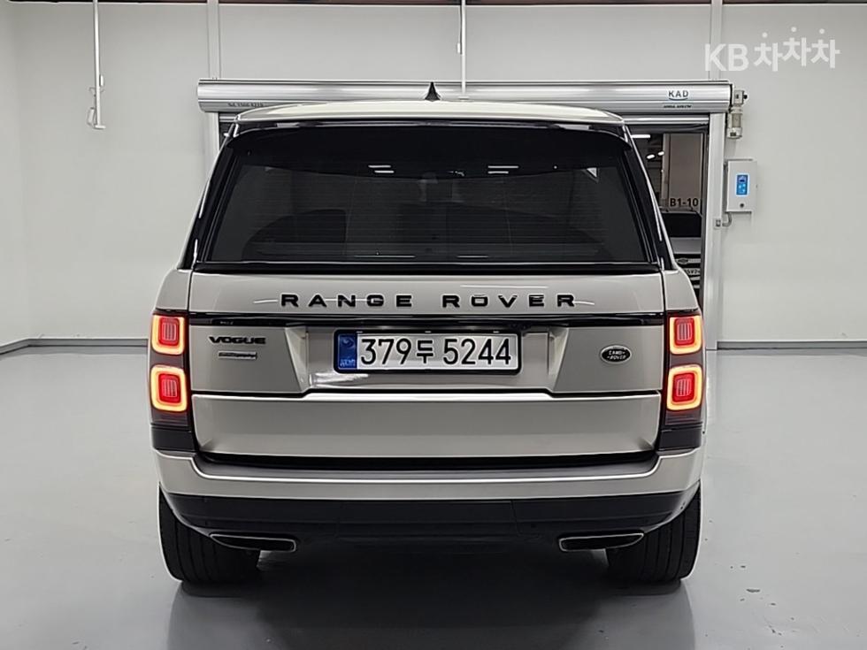 2018 Land Rover Used Car photo