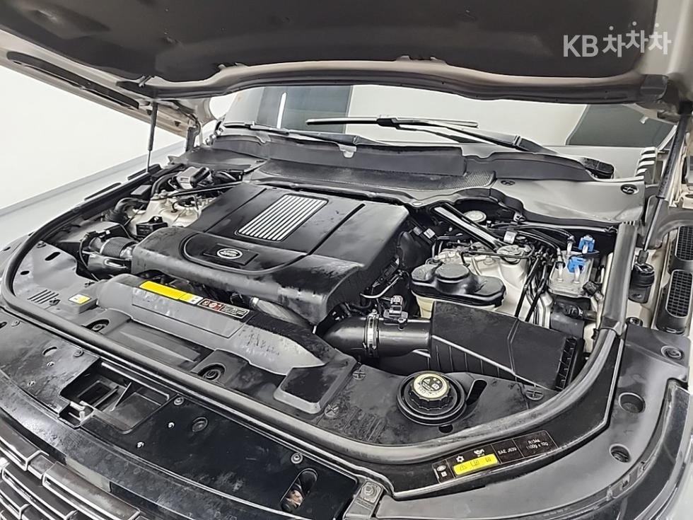 2018 Land Rover Used Car photo