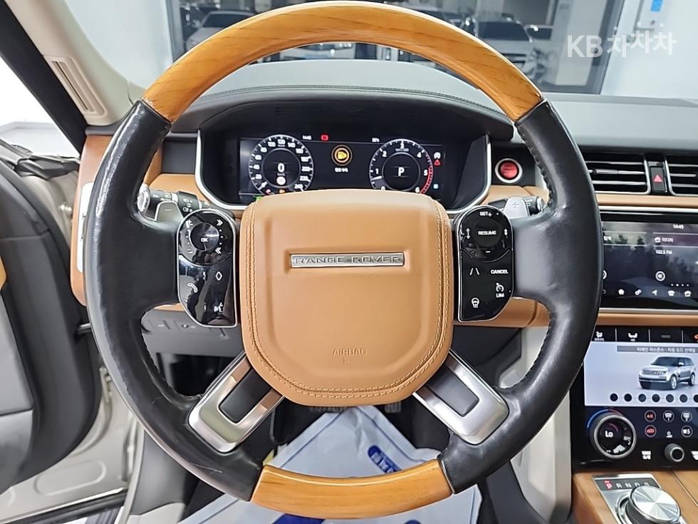 2018 Land Rover Used Car photo