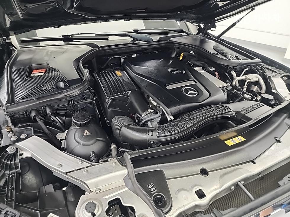 Mercedes-Benz E-klasse — miniaturë 5