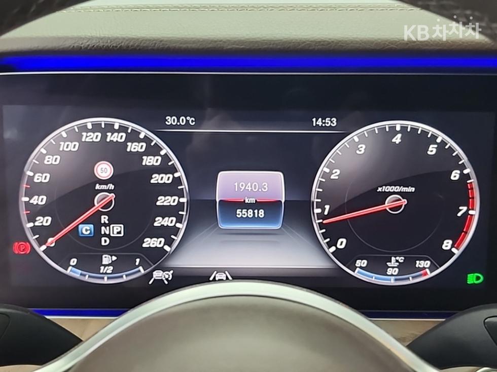 Mercedes-Benz E-klasse — miniaturë 6