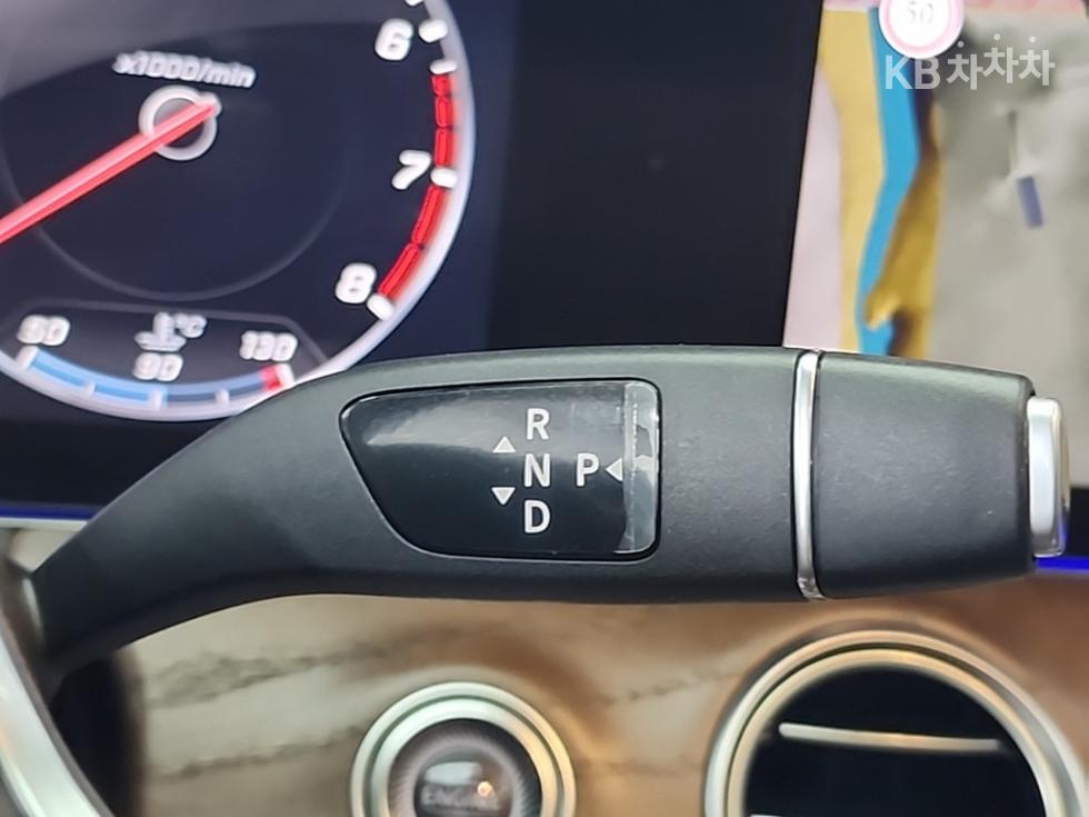 Mercedes-Benz E-klasse — miniaturë 8
