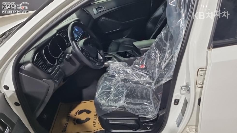 Kia K5 — miniaturë 9