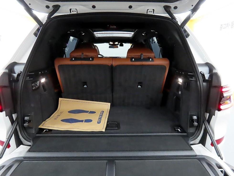 BMW X7 — miniaturë 18