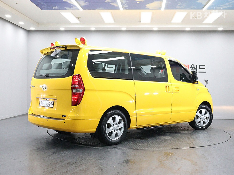 Hyundai Starex — miniaturë 3