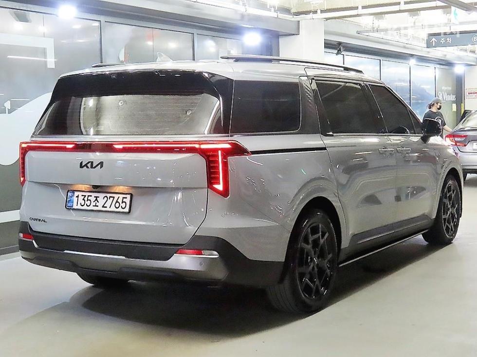 2024 Kia 4 photo