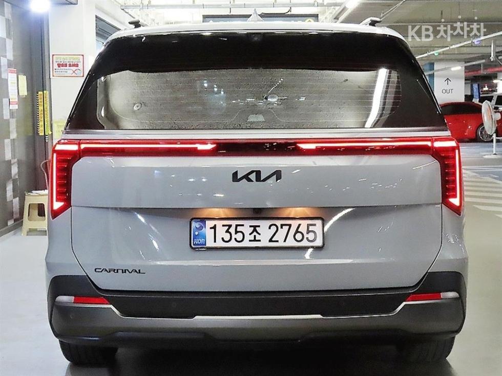 2024 Kia 4 photo