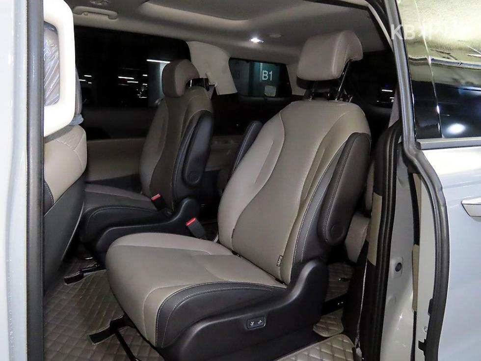2024 Kia 4 photo